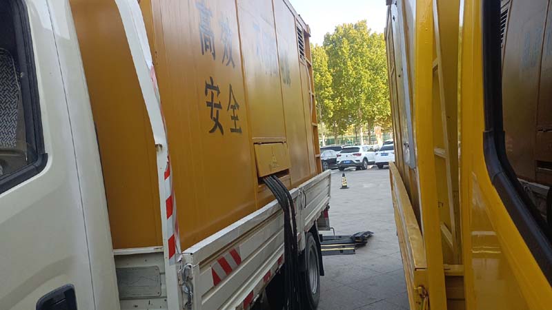 师宗如何判断柴油发电机组和UPS电源的切换时间是否符合要求？