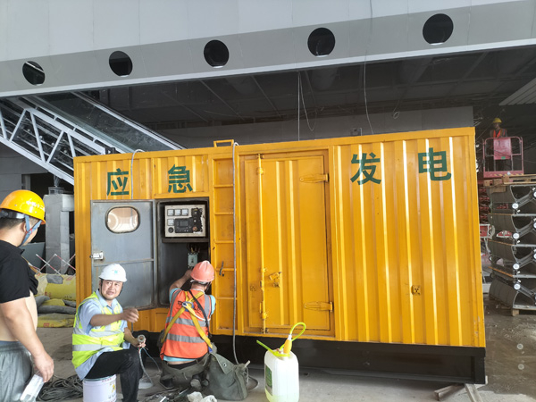 师宗怎样判断空气滤清器是否需要更换？